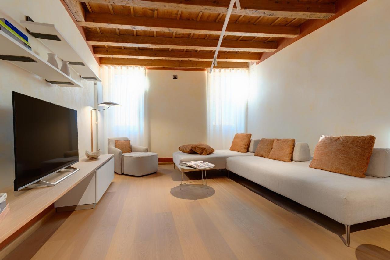 1881 Luxury Apartment *